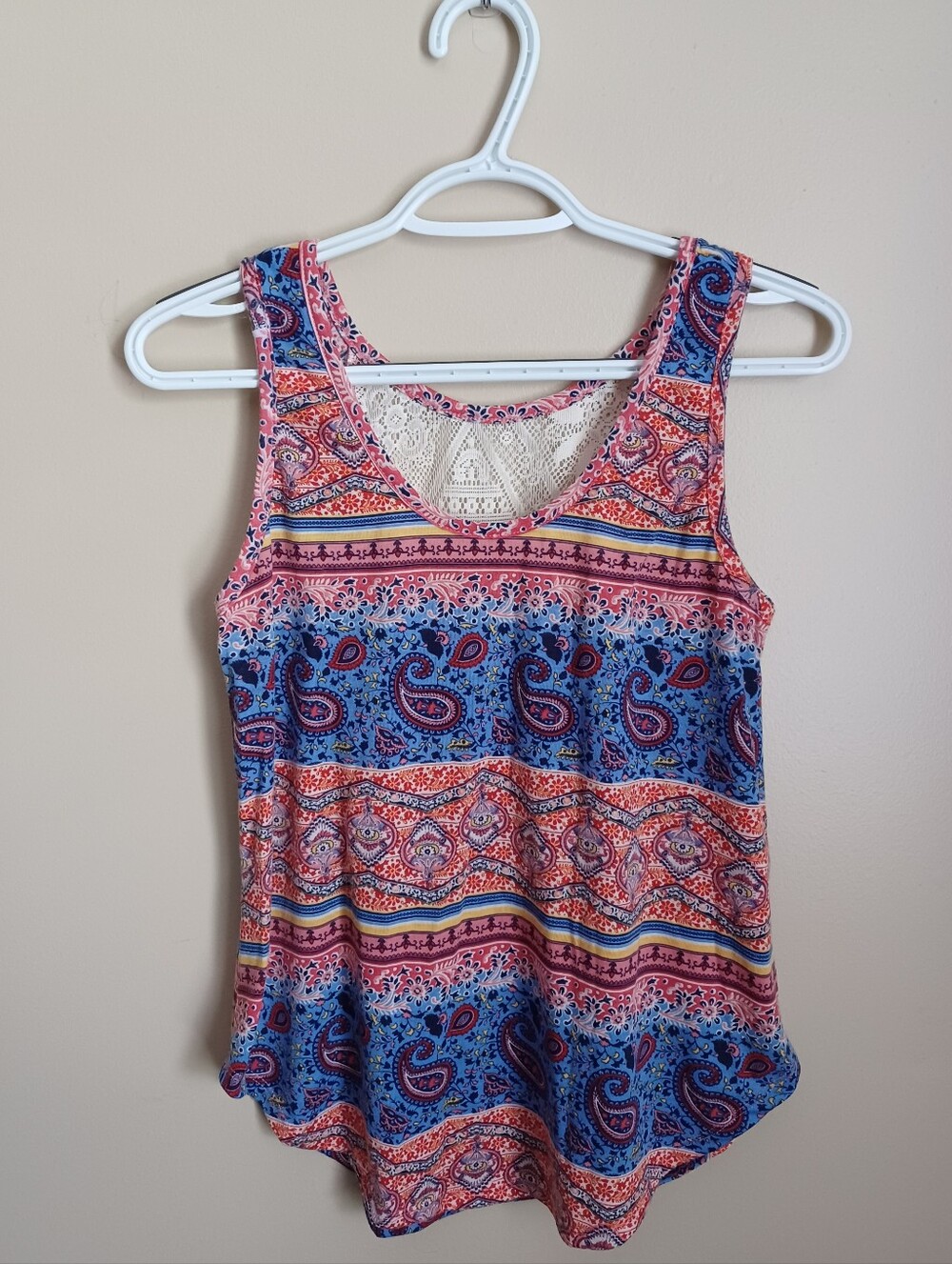 Women's Size M No Boundaries‎ Multicolor Design Lace Back Summer Tank Top Shirt